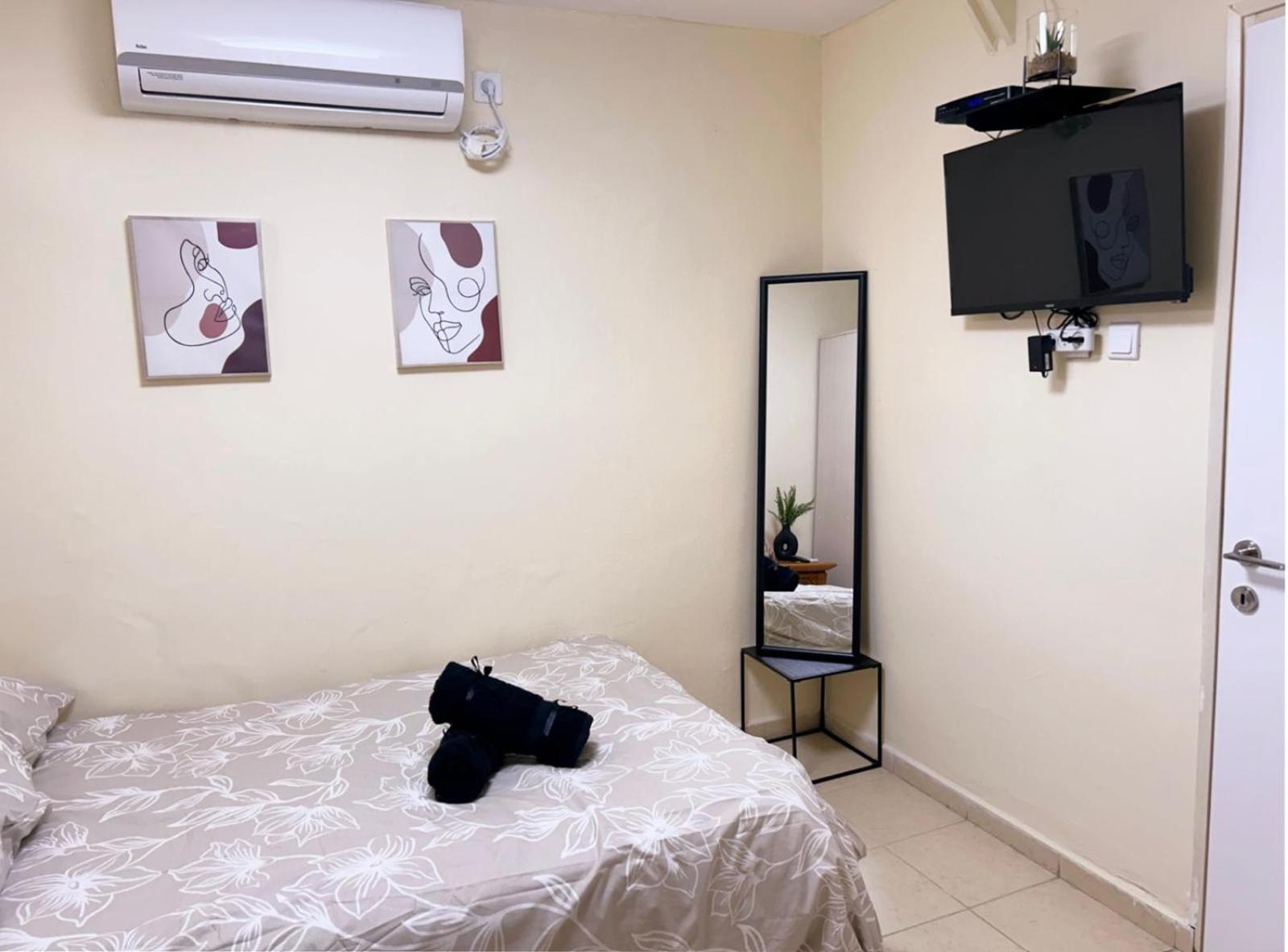 Guy'S Apartment Eilat Exterior photo